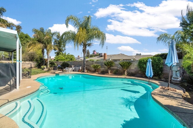 Building Photo - 6286 N 10th St