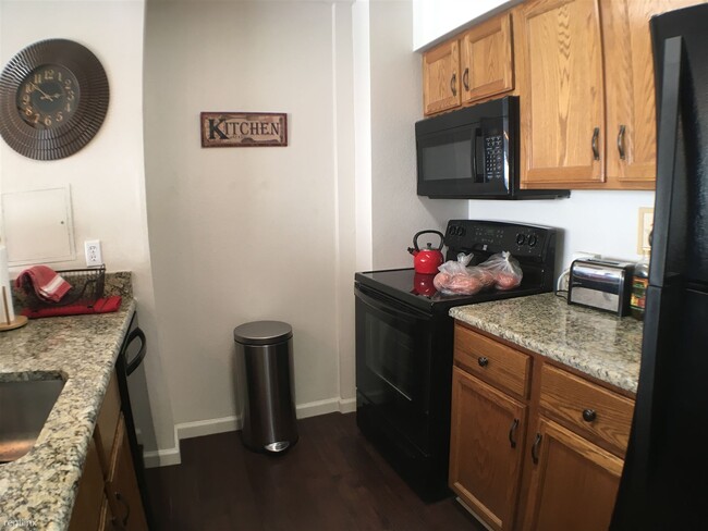 Building Photo - 1 br, 1 bath Condo - 1020 15th Street 3A