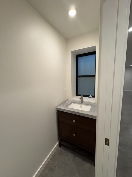 Building Photo - 46 Jasper Pl