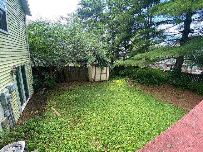 Building Photo - 4 Bedroom Home Near Bryan Park and Schools