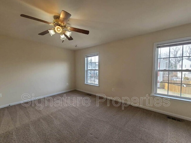 Building Photo - 209 Shaw Ct