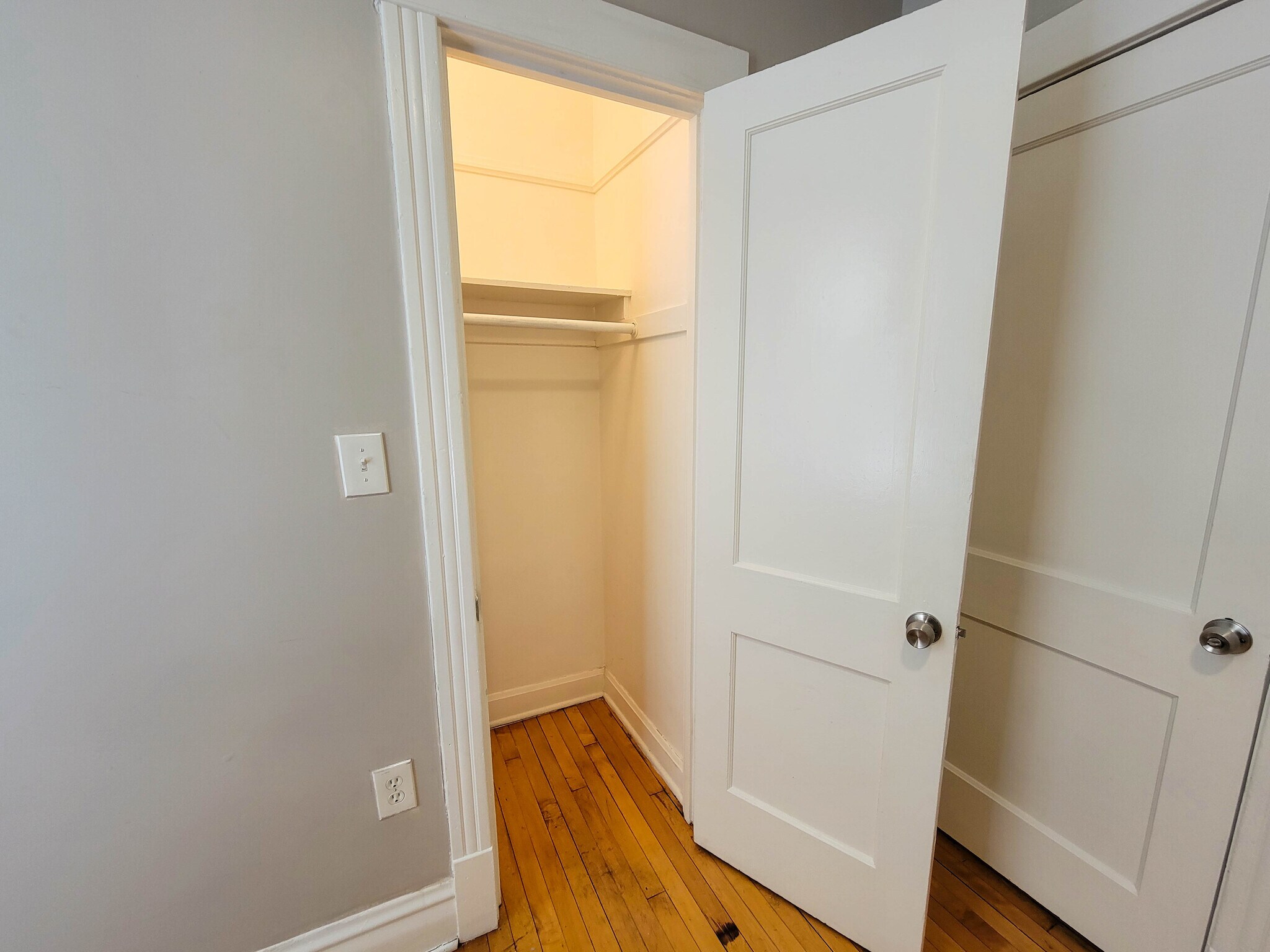 Building Photo - 4226 W Kamerling Ave