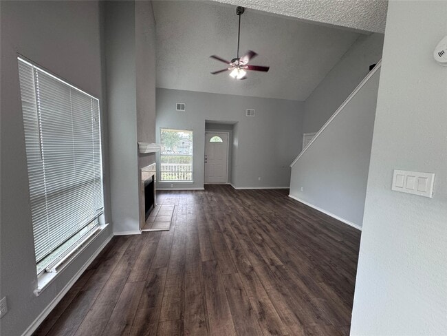 Building Photo - 17611 Northhagen Dr