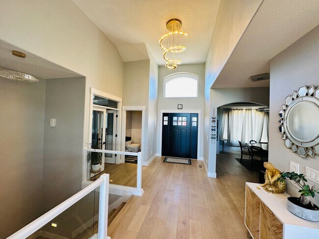 Building Photo - Stunning Custom Camas Home