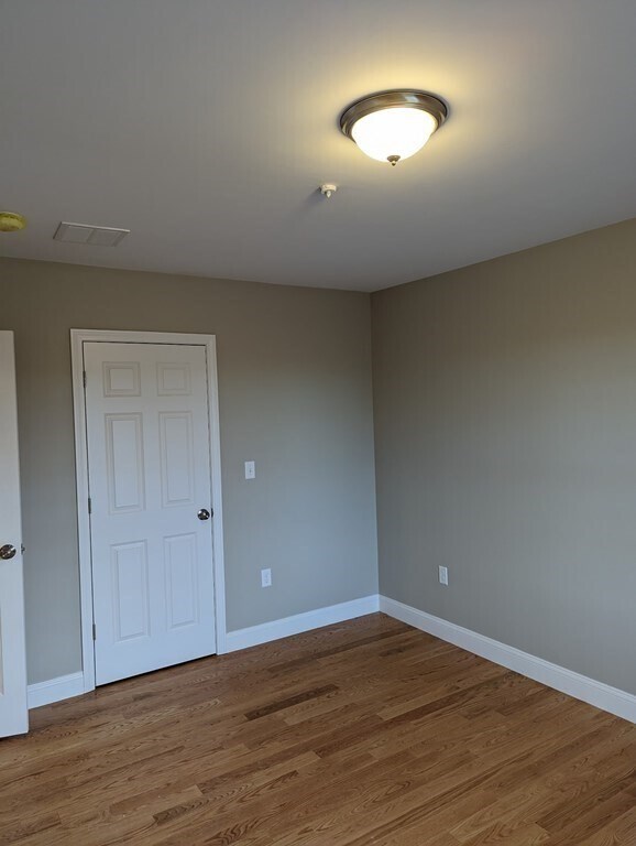 Building Photo - 207 Winthrop St