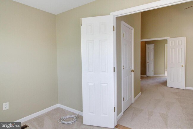 Building Photo - 160 Harpers Way