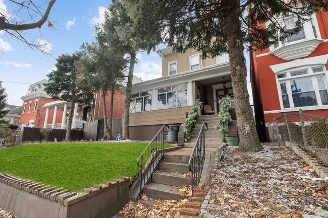 Building Photo - 57 Danforth Ave