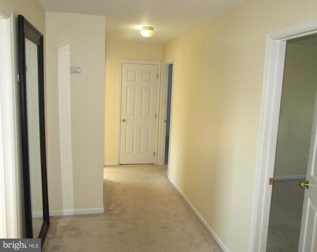 Building Photo - 138 Megan Dr