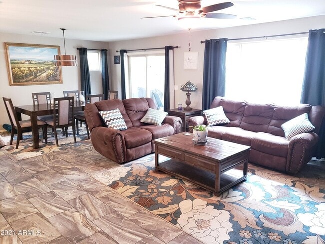 Building Photo - 16345 W Latham St