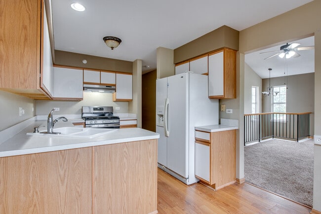 Building Photo - 2492 Dickens Dr