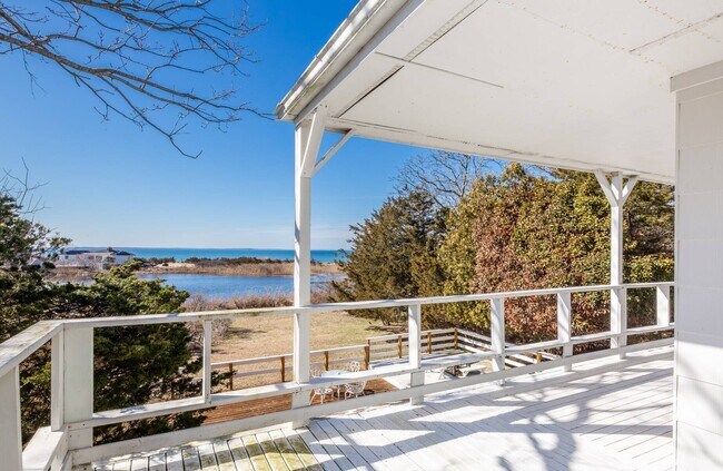 Building Photo - 20 Bay Inlet Rd