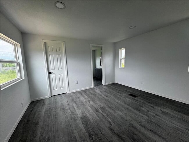 Building Photo - 662 Rd 5606