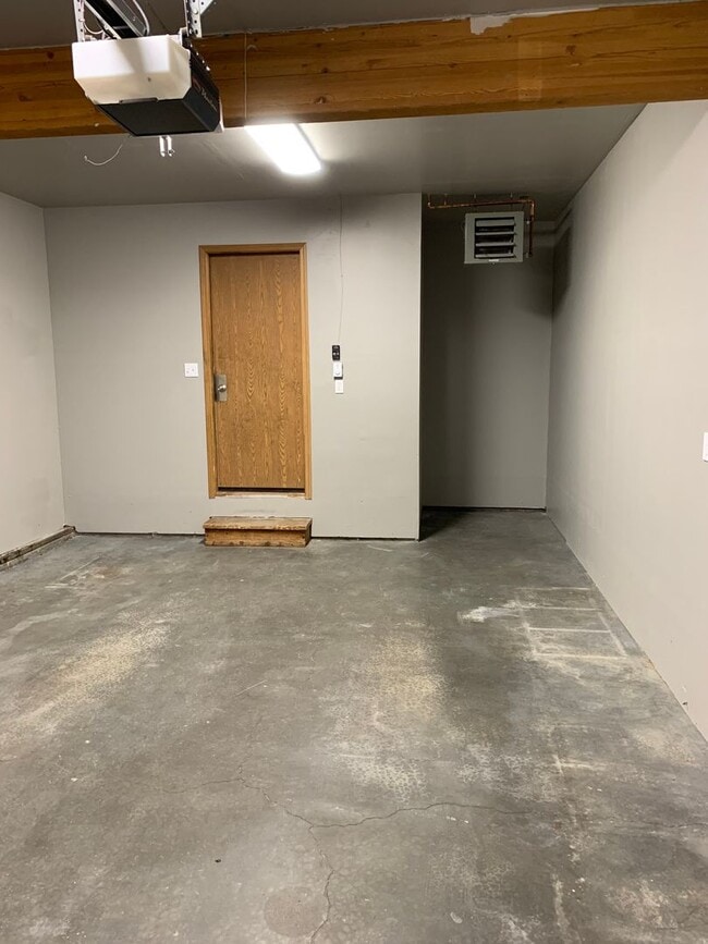 Building Photo - 1701 Elcadore Dr