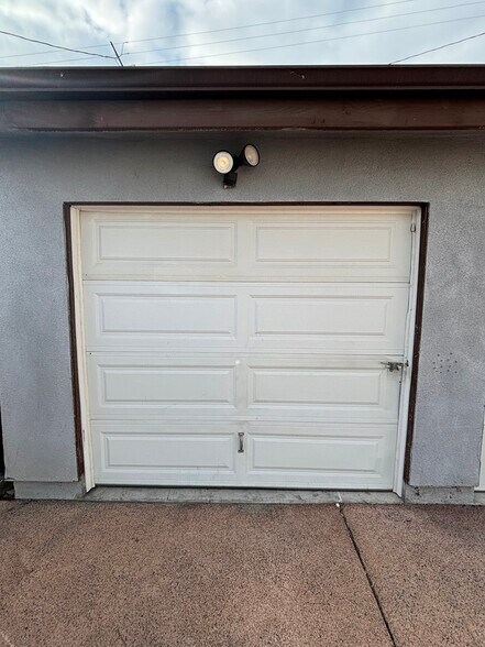 Building Photo - 216 E 97th St