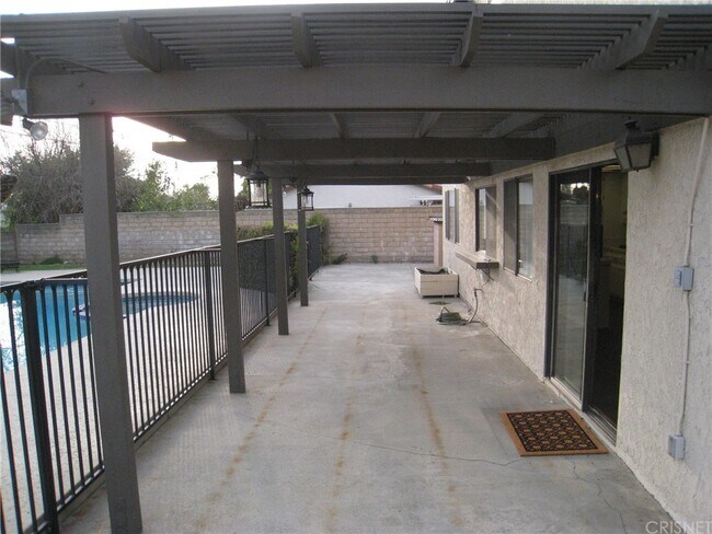 Building Photo - 3218 Tannencrest Dr