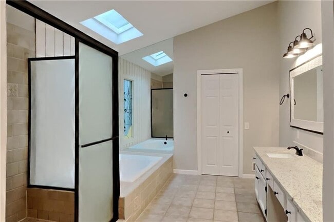 Building Photo - 831 Muirfield Trce