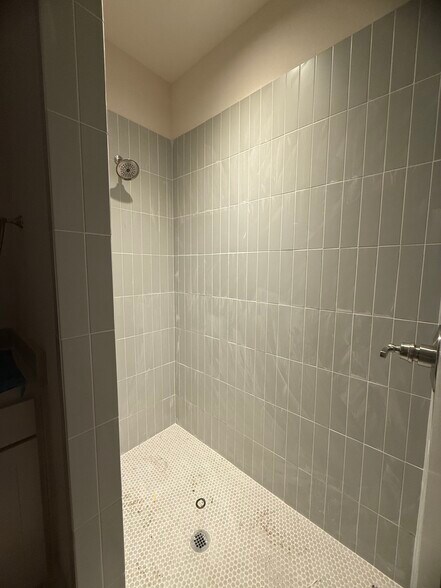 Building Photo - 106 Kirkland St