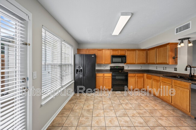 Building Photo - 415 Shoshone Pl