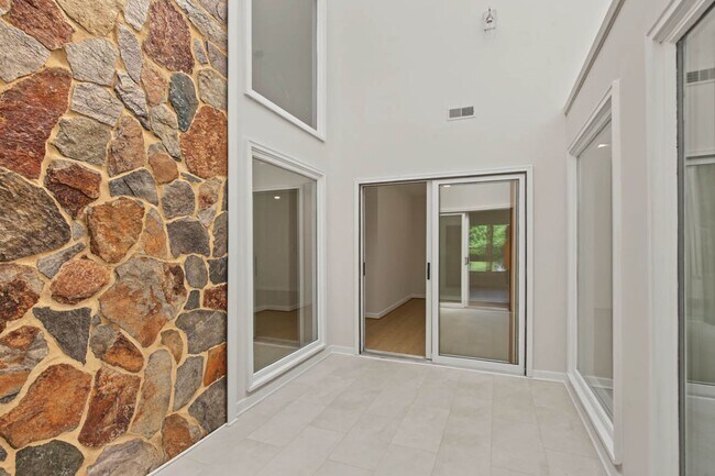 Building Photo - 300 Smoots Ln