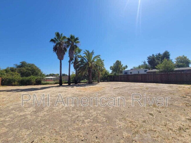 Building Photo - 4032 Bruce Way