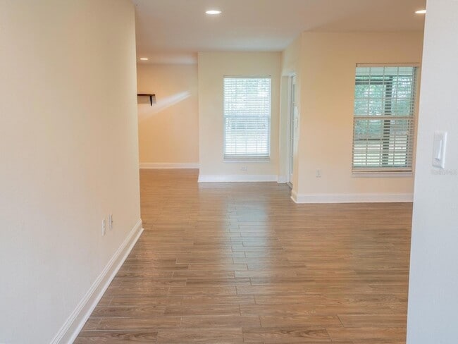 Building Photo - 727 Hull Island Dr