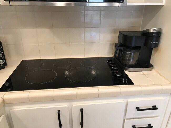 Building Photo - 1299 Cordova St