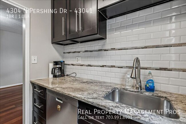 Building Photo - 4304 N Pershing Dr
