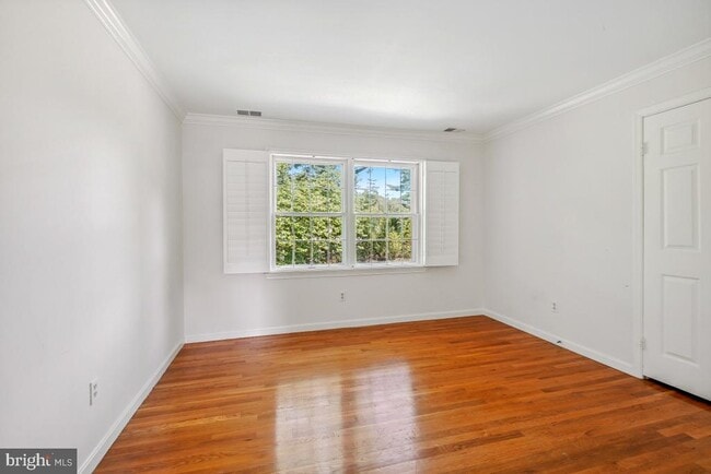 Building Photo - 1210 Suffield Dr