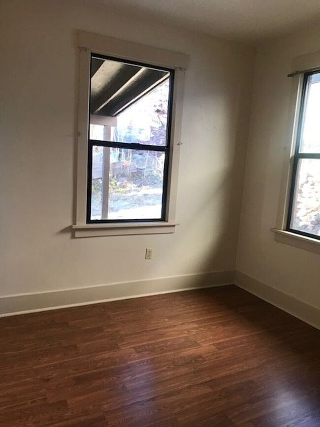 Building Photo - Adorable Jerome Home!! 2 Bedroom 1 Bath Contact Property Pros Property Management