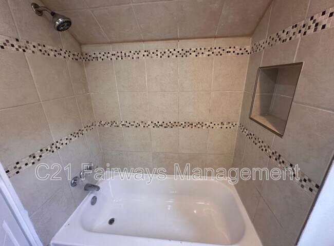 Building Photo - 10318 Lindberg Ave