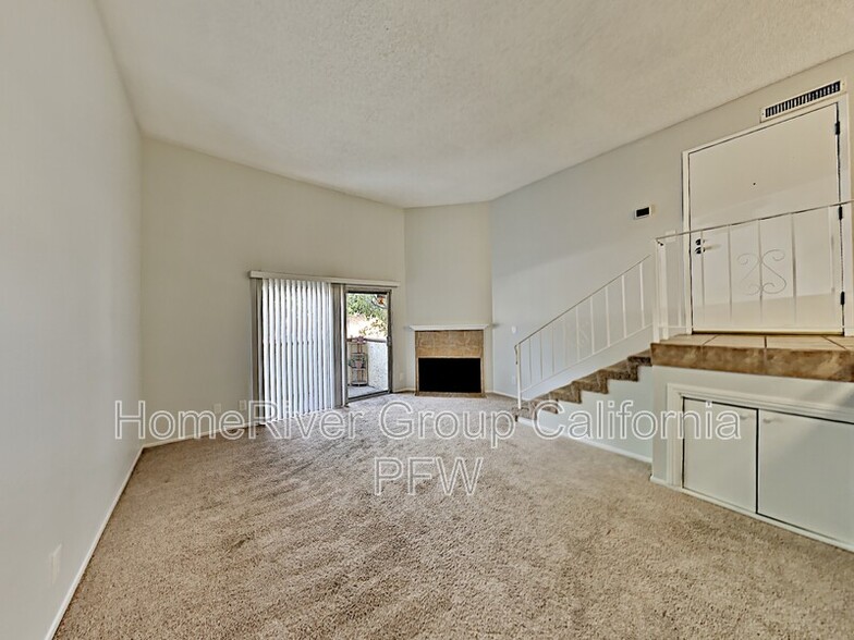 Building Photo - 5500 Lindley Ave