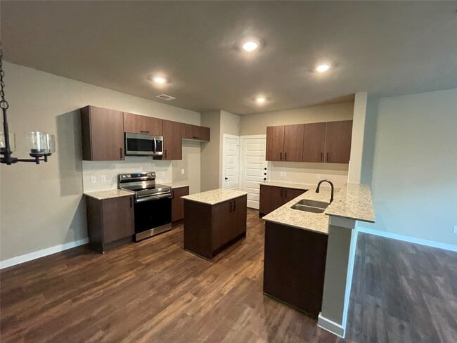 Building Photo - 9789 Grosbeak Ln