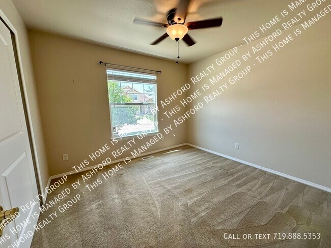 Building Photo - 266 All Sky Dr