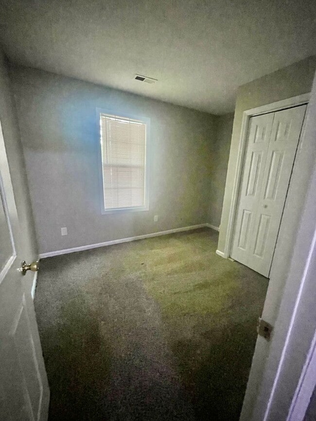 Building Photo - Charming ranch-style 2 Bedroom 1 Bath home in Pineville offering comfortable single-level living.