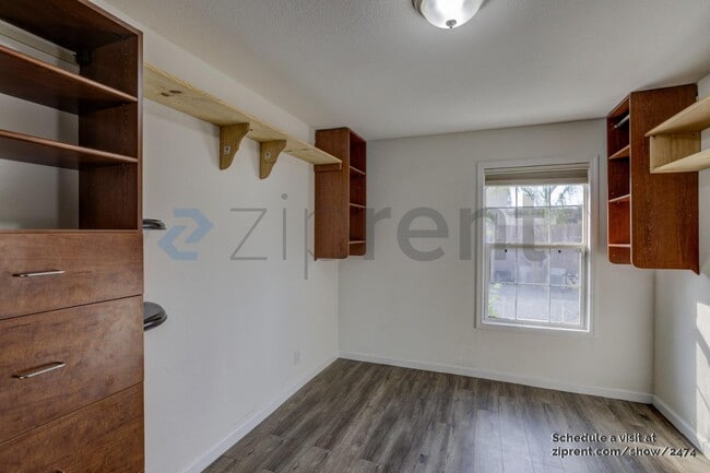 Building Photo - 1347 Sanford Ave