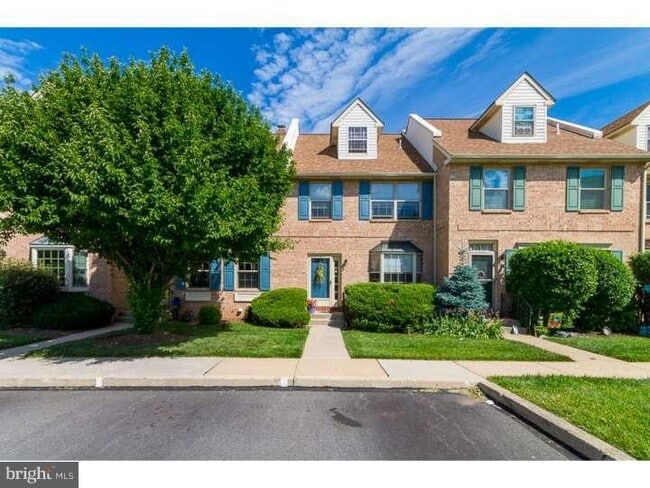 Primary Photo - 137 Discovery Ct