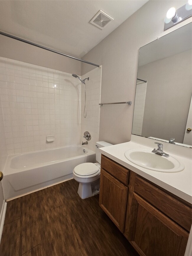 Building Photo - 16022 Old River Rd