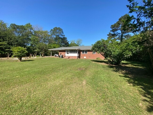 Building Photo - 106 N Jackson Rd