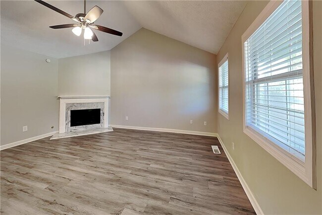 Building Photo - 3784 Cherokee Overlook Dr