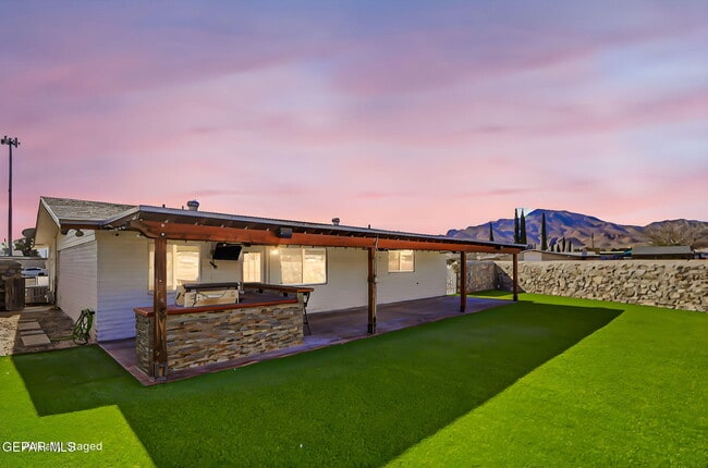 Building Photo - 5101 Dearborne Dr