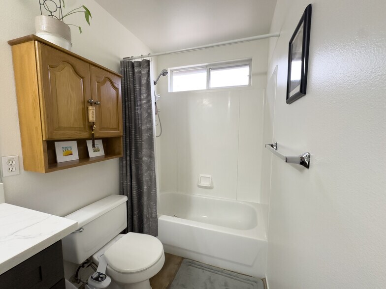 Building Photo - 8932 Gateway View Ct