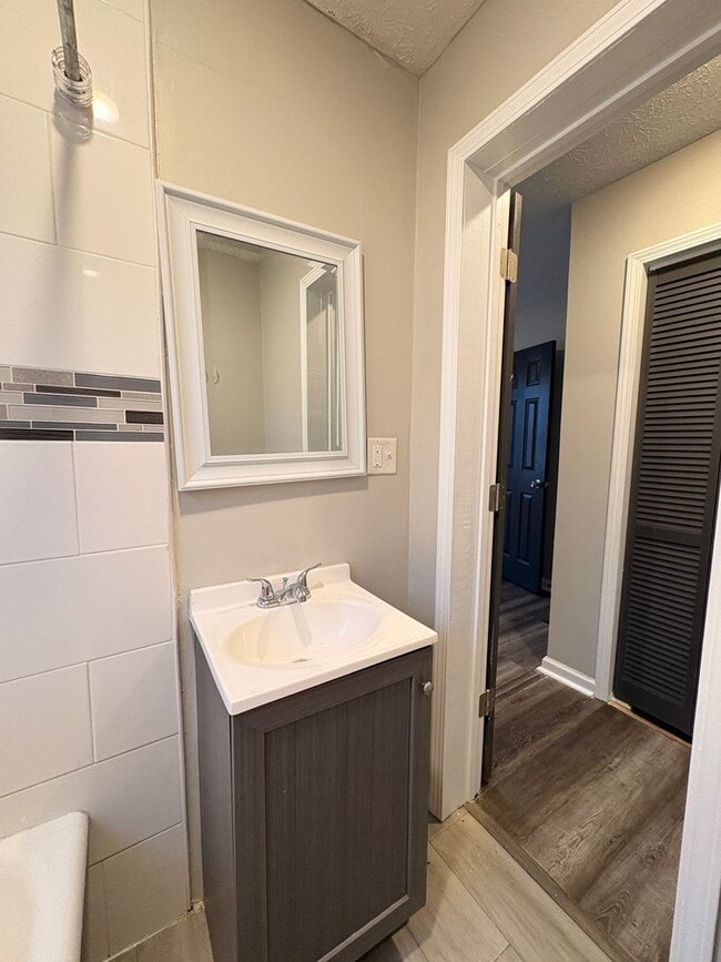 Building Photo - Live in Style without Breaking the Bank at Magnolias Living Apartments Washer & dryer in-unit