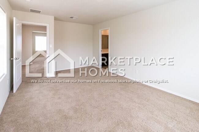 Building Photo - 3533 Wild Horse Rd NE