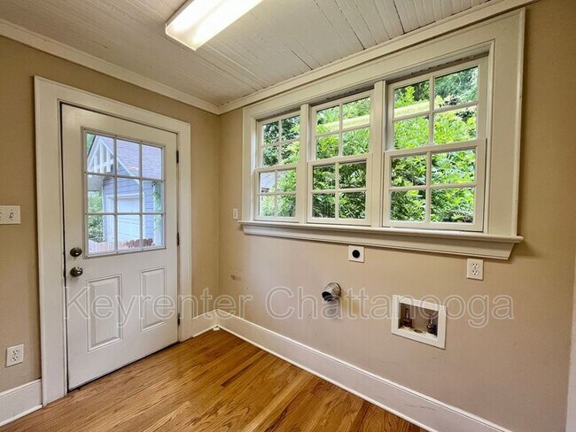 Building Photo - 1610 Hixson Pike