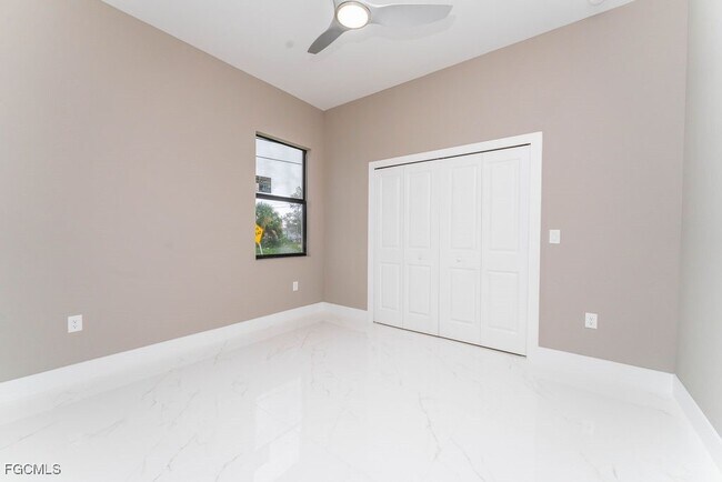Building Photo - 3900 9th St SW