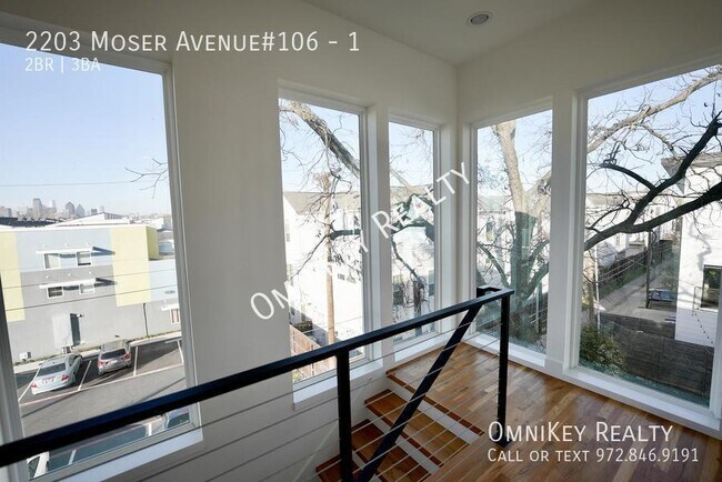 Building Photo - 2203 Moser Ave
