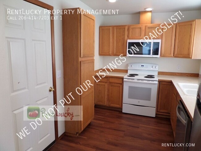 Building Photo - 1512 S Puget Dr