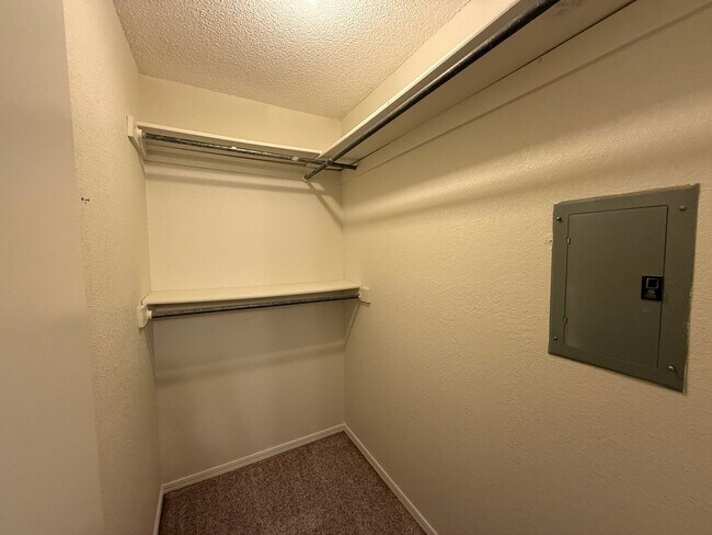 Building Photo - Broken Arrow 3 bedroom 2 Bath Duplex