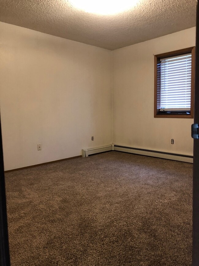 Building Photo - 546 Ouida Way
