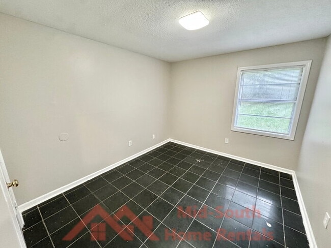 Building Photo - 3353 Elk Point Dr